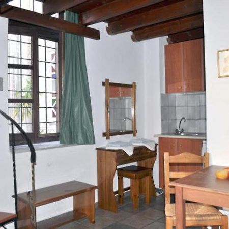 Odos Odysseos Aparthotel แอร์มูโปลี ภายนอก รูปภาพ